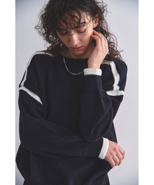 Solace(ソレイス)の「バイカラーラインニット(ニット/セーター・レディース・ホワイト/グリーン/グレー/ブラック・FREE)」の2枚目の写真