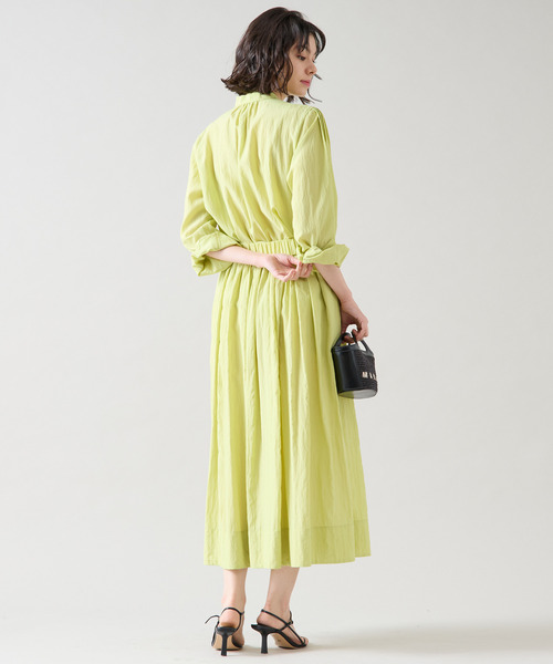 Tiara（ティアラ）の「タックオーバーシャツブラウス（セットアップ可）（シャツ/ブラウス・レディース・イエロー/ベージュ/ネイビー/ホワイト・FREE）」の10枚目の写真