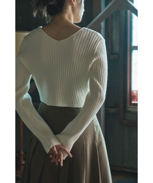 marjour（マージュール）の「RIB KNIT SHORT CARDIGAN（カーディガン/ボレロ・レディース・ブラック/オフホワイト・M）」の16枚目の写真