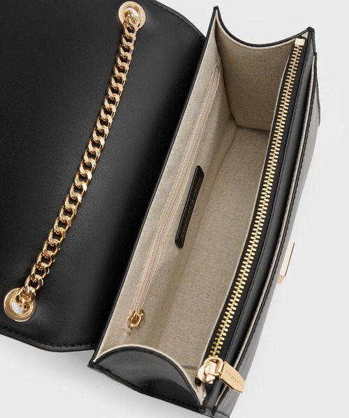 CHARLES & KEITH(チャールズ & キース)の「Shalia シャリア チェーンストラップショルダーバッグ(ショルダーバッグ・レディース・クリーム/ブラック・S)」の6枚目の写真