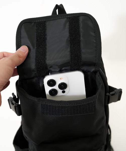 NEW ERA（ニューエラ）の「【NEW ERA/ニューエラ】SLING BODY BAG（ボディバッグ/ウエストポーチ・メンズ・ブラック系その他/ブラック・FREE）」の11枚目の写真