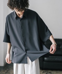 Rocky Monroe（ロッキーモンロー）の「新色追加 接触冷感 オーバーサイズとろみビッグシルエットストレッチレギュラーカラー半袖シャツ（シャツ/ブラウス）」