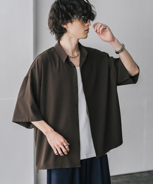 Rocky Monroe(ロッキーモンロー)の「新色追加 接触冷感 オーバーサイズとろみビッグシルエットストレッチレギュラーカラー半袖シャツ(シャツ/ブラウス・メンズ・チャコールグレー/ホワイト/バーガンディー/ブルー/ブラック/ブルーグリーン/グレイッシュベージュ・XL/M/L)」の11枚目の写真