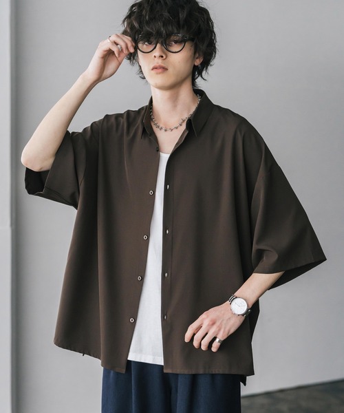 Rocky Monroe(ロッキーモンロー)の「新色追加 接触冷感 オーバーサイズとろみビッグシルエットストレッチレギュラーカラー半袖シャツ(シャツ/ブラウス・メンズ・チャコールグレー/ホワイト/バーガンディー/ブルー/ブラック/ブルーグリーン/グレイッシュベージュ・XL/M/L)」の12枚目の写真