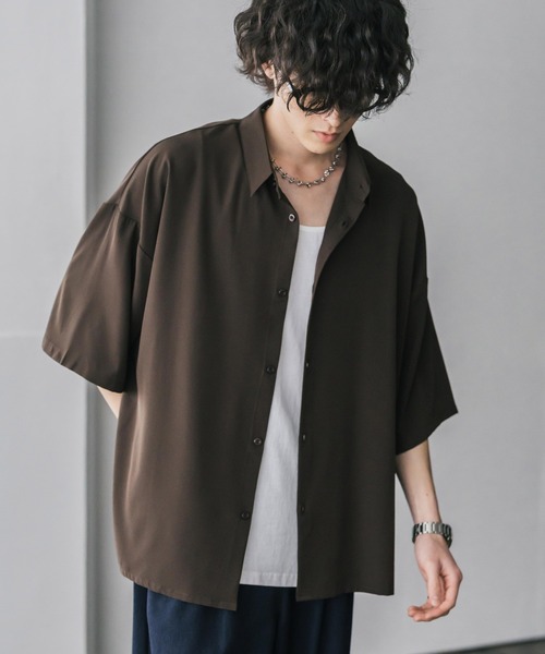 Rocky Monroe(ロッキーモンロー)の「新色追加 接触冷感 オーバーサイズとろみビッグシルエットストレッチレギュラーカラー半袖シャツ(シャツ/ブラウス・メンズ・チャコールグレー/ホワイト/バーガンディー/ブルー/ブラック/ブルーグリーン/グレイッシュベージュ・XL/M/L)」の13枚目の写真
