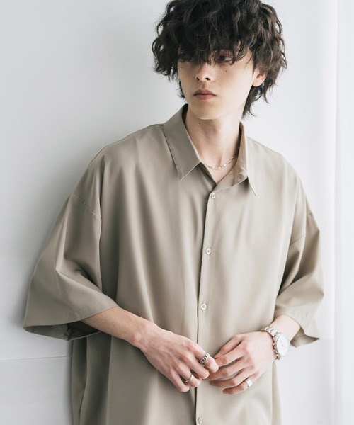 Rocky Monroe(ロッキーモンロー)の「新色追加 接触冷感 オーバーサイズとろみビッグシルエットストレッチレギュラーカラー半袖シャツ(シャツ/ブラウス・メンズ・チャコールグレー/ホワイト/バーガンディー/ブルー/ブラック/ブルーグリーン/グレイッシュベージュ・XL/M/L)」の21枚目の写真