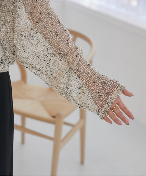 ANGIE（アンジー）の「クロップド メッシュ シアートップス（Tシャツ/カットソー・レディース・ブラック/アイボリー/ベージュ・FREE）」の11枚目の写真