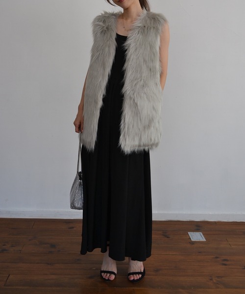 Mela（メラ）の「FAKE FUR VEST（その他アウター・レディース・ブラック/ホワイト/グレー/モカ・S/M/L）」の13枚目の写真
