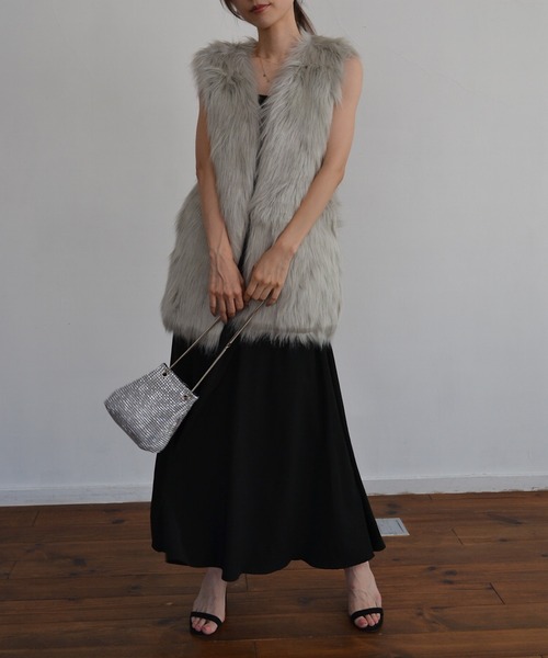 Mela(メラ)の「FAKE FUR VEST(その他アウター・レディース・ブラック/ホワイト/グレー/モカ・S/M/L)」の15枚目の写真