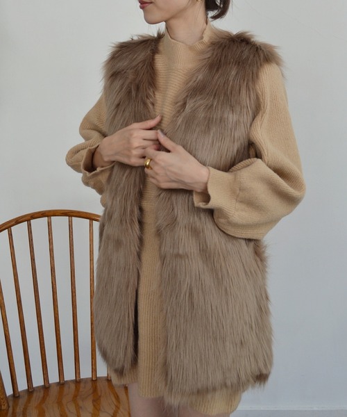 Mela(メラ)の「FAKE FUR VEST(その他アウター・レディース・ブラック/ホワイト/グレー/モカ・S/M/L)」の18枚目の写真