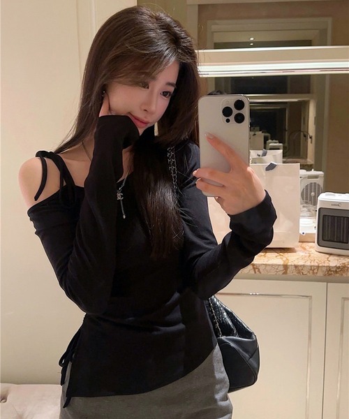 VIBGYOR（ヴィブジョー）の「【EIZZ/アイズ】サイド リボン ワンショルダー カットソー（Tシャツ/カットソー・レディース・ブラック/グレー・FREE）」の4枚目の写真