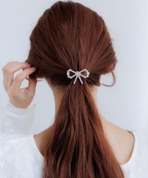 flower（フラワー）の「ビジューリボンカフ（ヘアピン・レディース・ゴールド/シルバー・FREE）」の2枚目の写真