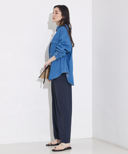 qualite scape(カリテ スケープ)の「ミドルオンスデニムシャツ/オフィスカジュアル/秋服(シャツ/ブラウス・レディース・ブルー/スミクロ・フリー)」の8枚目の写真