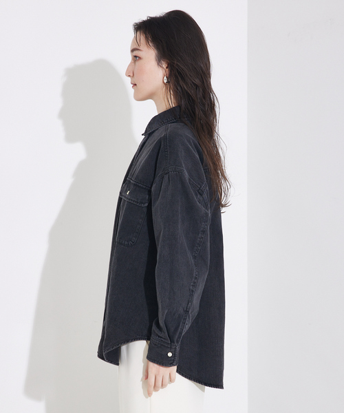 qualite scape(カリテ スケープ)の「ミドルオンスデニムシャツ/オフィスカジュアル/秋服(シャツ/ブラウス・レディース・ブルー/スミクロ・フリー)」の11枚目の写真