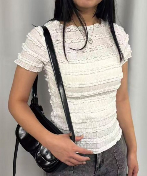 Lots of Love（ロッツオブラブ）の「シャーリングフリルTシャツ（Tシャツ/カットソー・レディース・カーキ/ブラック/アイボリー/ピンク/ホワイト・M）」の2枚目の写真