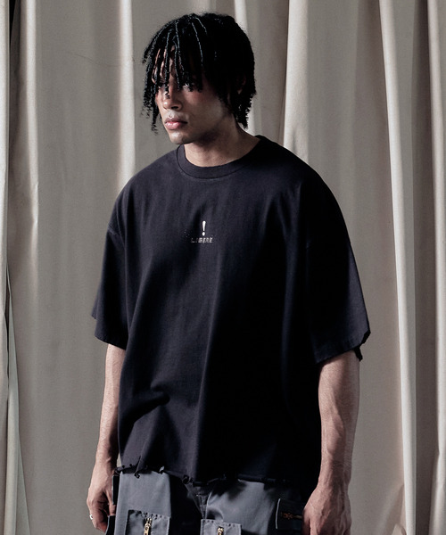 LIBERE(リベーレ)の「LIBERE リベーレ / ATTENTION T-SHIRT アテンショングラフィックダメージTシャツ / 251203-251204(Tシャツ/カットソー・メンズ・ブラック/ホワイト・LARGE/MEDIUM/SMALL)」の1枚目の写真