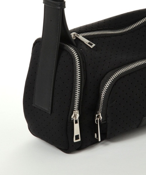 BAYFLOW（ベイフロー）の「[ペットボトルが入るサイズ感]パンチングマルチポケショルダーバッグ（ショルダーバッグ・レディース・グレー/ブルー/ブラック・FREE）」の9枚目の写真