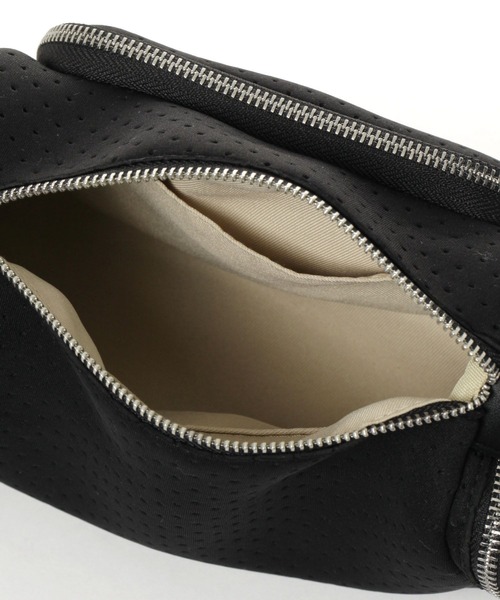 BAYFLOW（ベイフロー）の「[ペットボトルが入るサイズ感]パンチングマルチポケショルダーバッグ（ショルダーバッグ・レディース・グレー/ブルー/ブラック・FREE）」の15枚目の写真