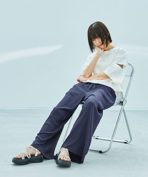 LAKOLE(ラコレ)の「キラキラチューブサンダル / 290753(サンダル・レディース・シルバー/ブラック・LARGE/MEDIUM)」の2枚目の写真