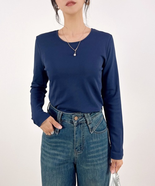 CLOTHY(クロシィ)の「【柔らかで伸縮性にバツグンのフライス生地☆】コットン100%クルーネック長袖Tシャツ(Tシャツ/カットソー・レディース・ブラック/オフホワイト/チャコールグレー/グレイッシュベージュ/アイボリー/モカ/ネイビー・LARGE/MEDIUM/SMALL)」の18枚目の写真