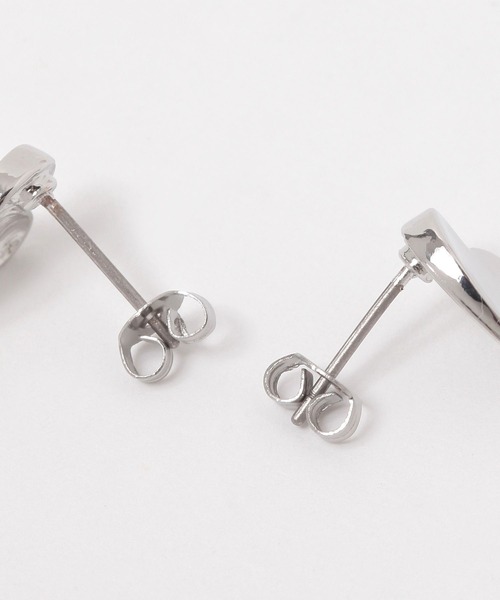 FOREVER 21（フォーエバー トゥエンティーワン）の「ダブルハートピアス（ピアス（両耳用）・レディース・ゴールド/シルバー・FREE）」の4枚目の写真