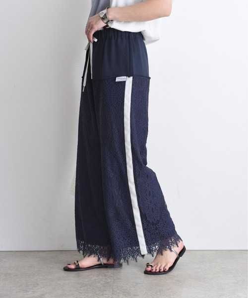 新品タグ付き　Eimee Law サイドライン　ナイロンパンツ Eimee Law（エイミーロウ）の「サイドラインナイロン微配パンツ