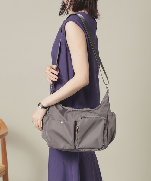 ITS'DEMO（イッツデモ）の「◆【旅行に】ツイル8ポケットショルダー（ショルダーバッグ・レディース・ブラック/グリーン系/ダークグレー・00）」の3枚目の写真