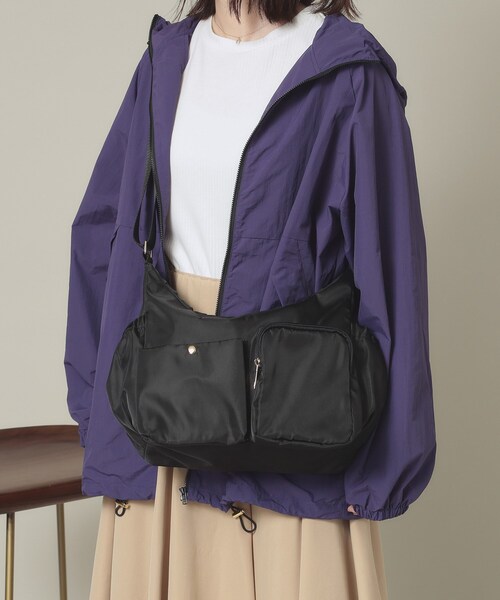 ITS'DEMO（イッツデモ）の「◆【旅行に】ツイル8ポケットショルダー（ショルダーバッグ・レディース・ブラック/グリーン系/ダークグレー・00）」の2枚目の写真