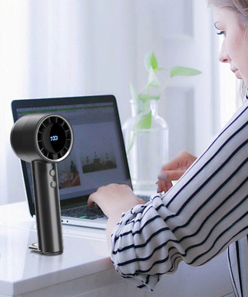 Cinderella（シンデレラ）の「ハンディファン 扇風機 小型 充電式 持ち運び コンパクト かわいい 首掛け 卓上 手持ち 長持ち 身に扇風機 薄型 軽い 軽量 長時間 シンプル 無地 おしゃれ レディース メンズ（生活家電・レディース・ブラック系1/ピンク/ホワイト/ピンク系1/ブラック/ホワイト系1・FREE）」の8枚目の写真