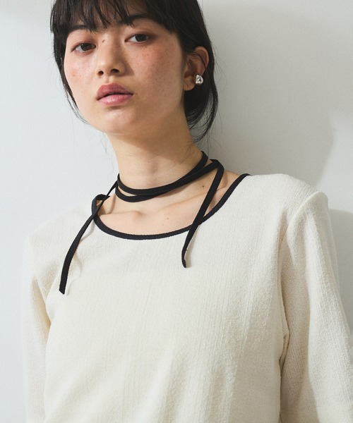 ADAM ET ROPE'（アダムエロペ）の「【WEB限定】ブークレリブリボンTシャツ（Tシャツ/カットソー・レディース・ホワイト/ダークブラウン/ブラック/オフホワイト・FREE）」の14枚目の写真