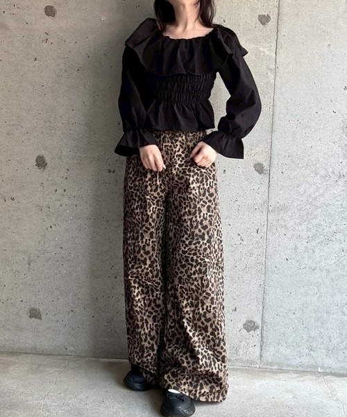 merrylatte（メリーラテ）の「オフショルフリルブラウス（シャツ/ブラウス・レディース・ブラック・FREE）」の5枚目の写真
