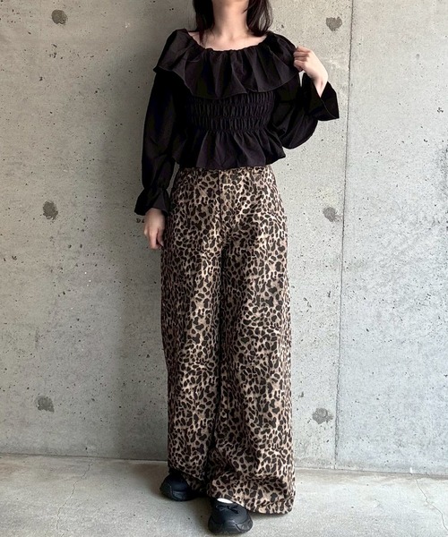 merrylatte（メリーラテ）の「オフショルフリルブラウス（シャツ/ブラウス・レディース・ブラック・FREE）」の3枚目の写真