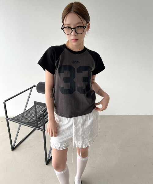 4INT.(フォイント)の「【インナーパンツ付き】パンチングレース Aライン 2段フリル ショートパンツ(その他パンツ・レディース・ブラック/ホワイト・FREE)」の5枚目の写真