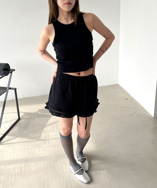 4INT.(フォイント)の「【インナーパンツ付き】パンチングレース Aライン 2段フリル ショートパンツ(その他パンツ・レディース・ブラック/ホワイト・FREE)」の15枚目の写真