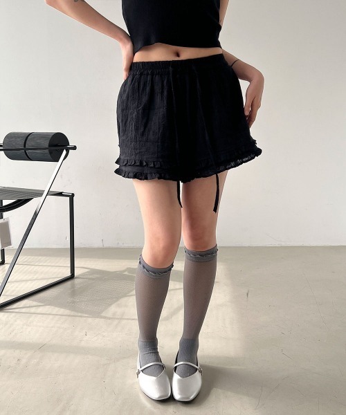 4INT.(フォイント)の「【インナーパンツ付き】パンチングレース Aライン 2段フリル ショートパンツ(その他パンツ・レディース・ブラック/ホワイト・FREE)」の18枚目の写真