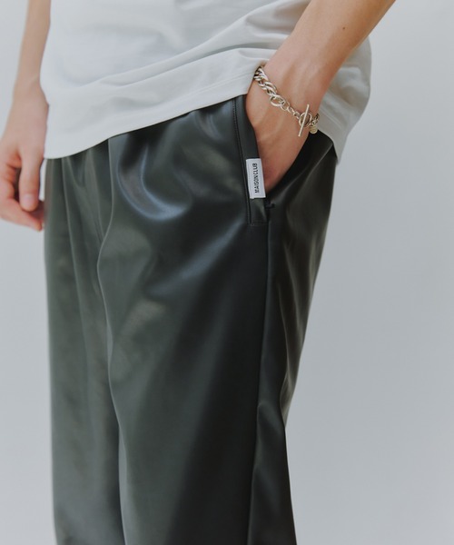 MAISON CLUB（メゾンクラブ）の「【MAISON CLUB】Super Soft PU Leather Track Pants / スーパーソフトPUレザートラックパンツ（その他パンツ・メンズ・ブラック/グレー/ブラウン・M/L）」の8枚目の写真
