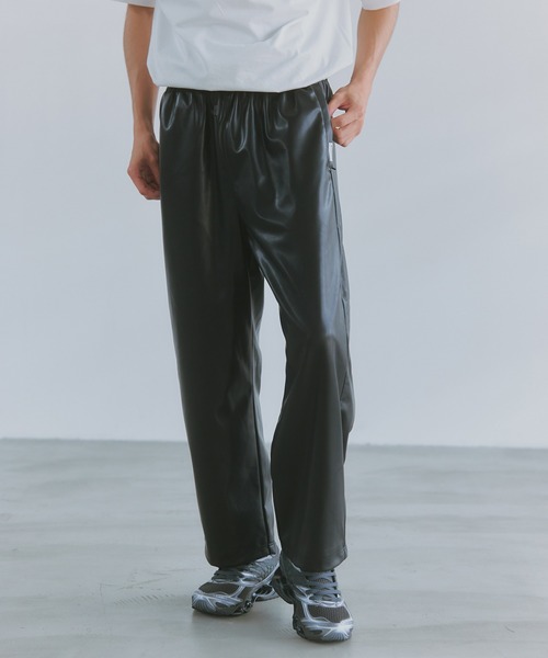 MAISON CLUB（メゾンクラブ）の「【MAISON CLUB】Super Soft PU Leather Track Pants / スーパーソフトPUレザートラックパンツ（その他パンツ・メンズ・ブラック/グレー/ブラウン・M/L）」の14枚目の写真