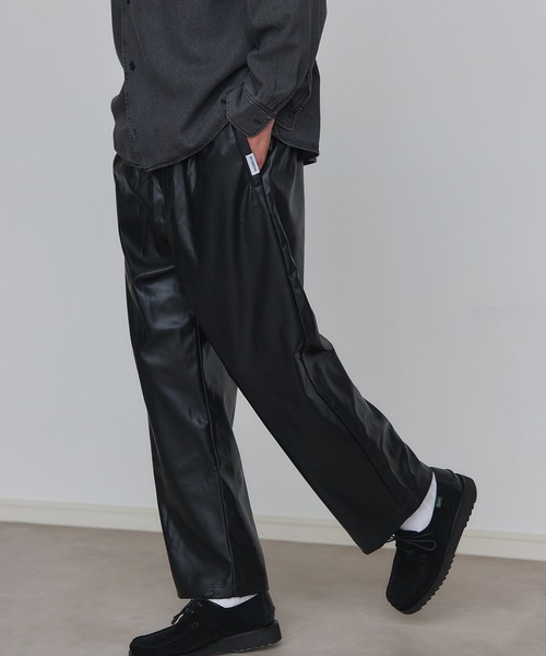 MAISON CLUB（メゾンクラブ）の「【MAISON CLUB】Super Soft PU Leather Track Pants / スーパーソフトPUレザートラックパンツ（その他パンツ・メンズ・ブラック/グレー/ブラウン・M/L）」の21枚目の写真