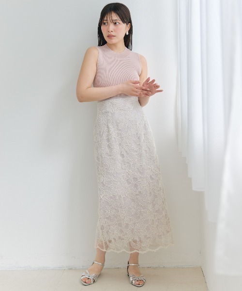 AND COUTURE(アンドクチュール)の「スパンコールレースタイトスカート(スカート・レディース・ベージュ/ネイビー/ダークブラウン・SMALL/MEDIUM)」の12枚目の写真