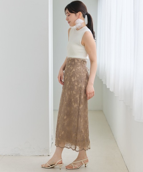 AND COUTURE(アンドクチュール)の「スパンコールレースタイトスカート(スカート・レディース・ベージュ/ネイビー/ダークブラウン・SMALL/MEDIUM)」の8枚目の写真