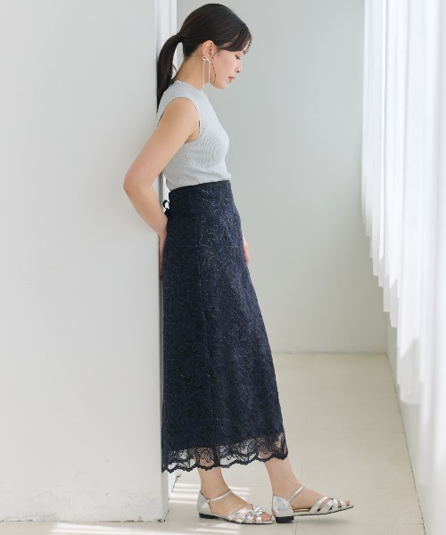 AND COUTURE(アンドクチュール)の「スパンコールレースタイトスカート(スカート・レディース・ベージュ/ネイビー/ダークブラウン・SMALL/MEDIUM)」の18枚目の写真
