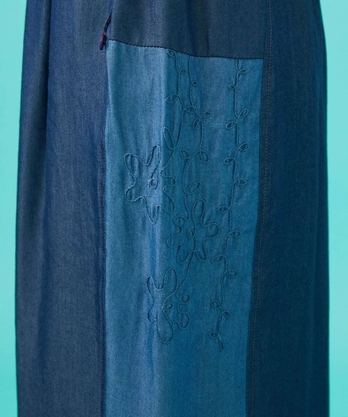 Jocomomola（ホコモモラ）の「Flor pintada テンセルデニムワイドパンツ（その他パンツ・レディース・ネイビー/ダークインディゴブルー・42/40）」の5枚目の写真