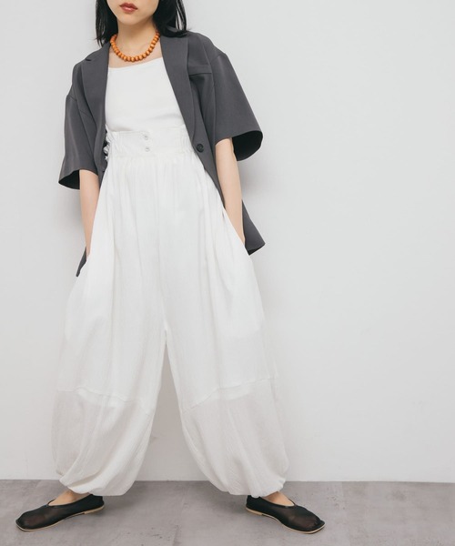 KBF（ケイビーエフ）の「ボリュームサロペット（サロペット/オーバーオール・レディース・オフホワイト/ブラック/カーキ・ONE）」の7枚目の写真