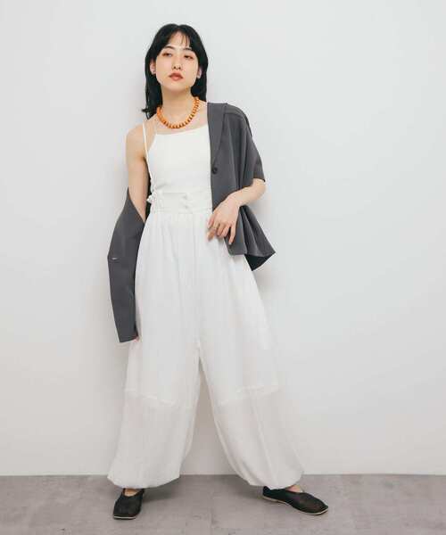 KBF（ケイビーエフ）の「ボリュームサロペット（サロペット/オーバーオール・レディース・オフホワイト/ブラック/カーキ・ONE）」の8枚目の写真