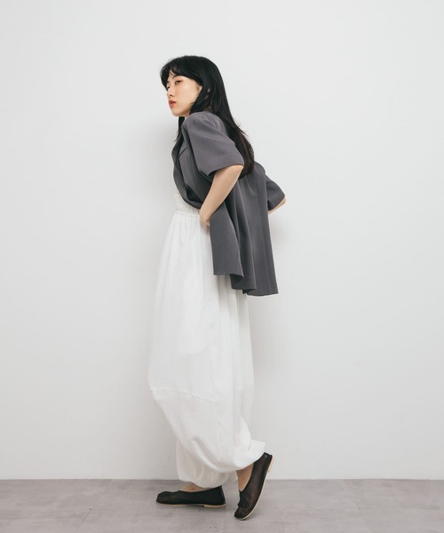 KBF（ケイビーエフ）の「ボリュームサロペット（サロペット/オーバーオール・レディース・オフホワイト/ブラック/カーキ・ONE）」の10枚目の写真