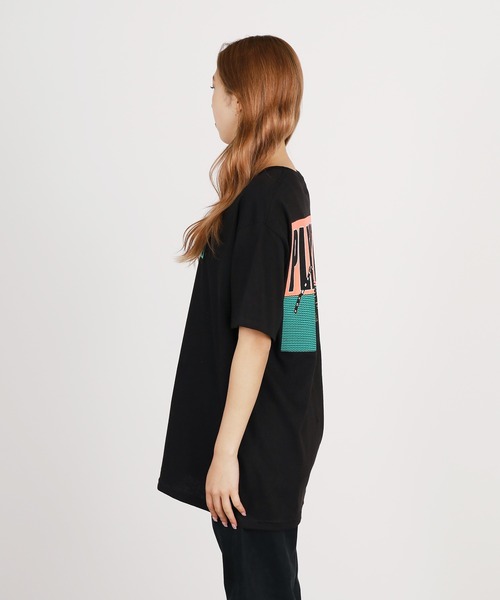 PLEASURES（プレジャー）の「PLEASURES/プレジャーズ THIRSTY T-SHIRT 半袖Ｔシャツ バックプリント ロゴ（Tシャツ/カットソー・メンズ・ブラック/ライトブルー・M/L/XL）」の16枚目の写真