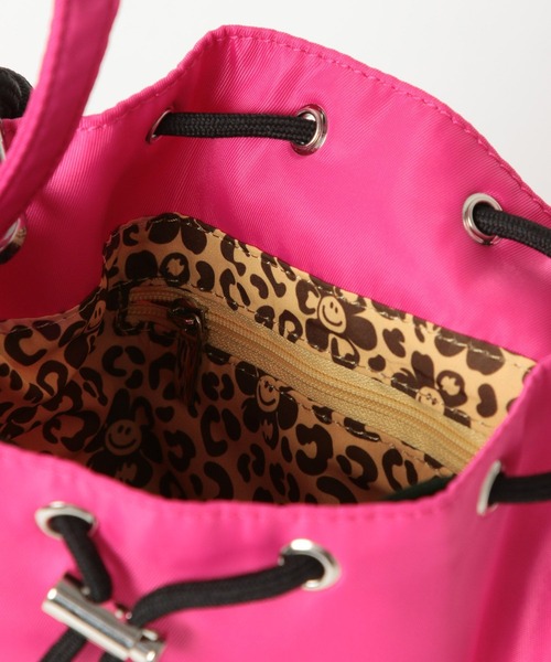 WIGGLE WIGGLE（ウィグルウィグル）の「【wiggle wiggle(ウィグルウィグル)】コラボ 巾着ショルダーバッグ（ショルダーバッグ・レディース・ピンク/グリーン/ブラック・0）」の16枚目の写真