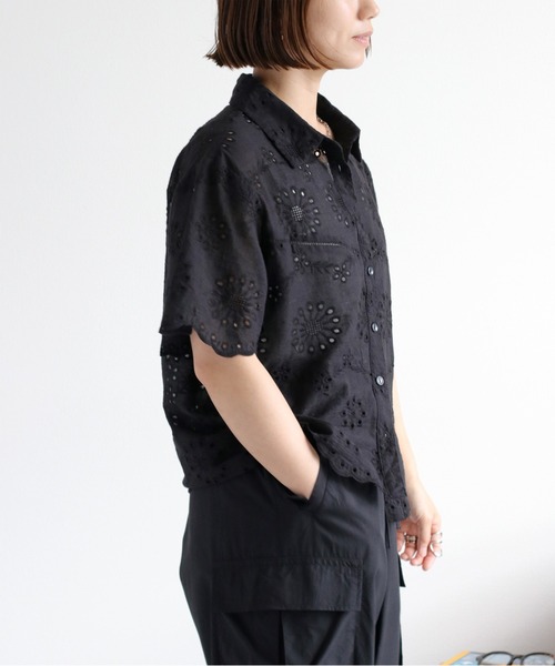 cepo(セポ)の「スカラップレース刺繍 コットンシャツブラウス(シャツ/ブラウス・レディース・ブラック/オフホワイト・M)」の14枚目の写真