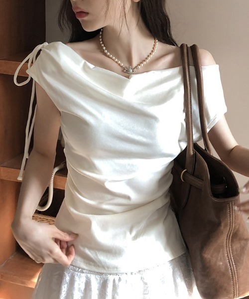 FREE STYLISTS(フリー スタイリスト)の「YUGA_YGMC Ribbon off-shoulder top(その他トップス・レディース・ベージュ/ブラック/ホワイト/グレー・FREE)」の8枚目の写真