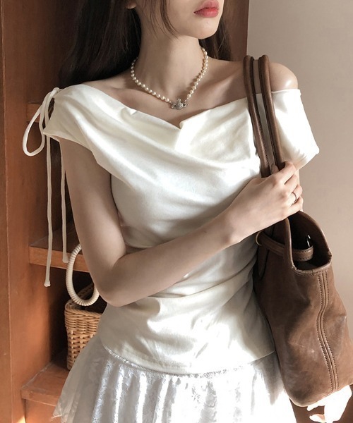 FREE STYLISTS(フリー スタイリスト)の「YUGA_YGMC Ribbon off-shoulder top(その他トップス・レディース・ベージュ/ブラック/ホワイト/グレー・FREE)」の9枚目の写真